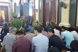 2/26 bị cáo trong phiên tòa vụ Ngân hàng Đông Á kêu oan