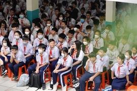 Bài học cho kẻ gây thương tích cho con của người tình