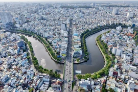 Khơi thông môi trường đầu tư, củng cố niềm tin của Nhân dân vào nền công vụ