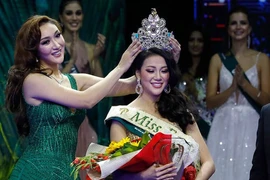 Tân hoa hậu Phương Khánh mê ca cổ và tự hào về xứ dừa