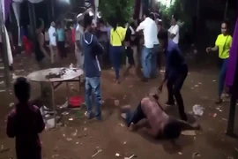 Nhóm thanh niên xông vào đám cưới đâm trọng thương nhiều người