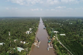 Dỡ xong đập tạm, kênh Nguyễn Tấn Thành thông suốt trở lại