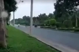 Nam sinh lớp 11 bị hàng chục người đuổi chém 