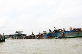 Bộ Công an bắt 14 tàu cát: Khởi tố thêm 5 người có liên quan