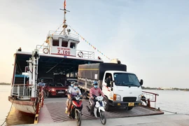Bến Tre được dùng phà 'hết hạn' nhưng không chở quá 12 người