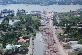 'Xử lý vướng mắc mặt bằng dự án cầu Mỹ Thuận 2 quá chậm'