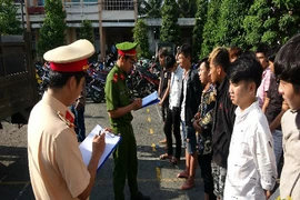 Tiền Giang: Bắt 90 ‘quái xế’ đua xe trái phép trên QL1