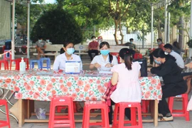 Tiền Giang: Một Phó hiệu trưởng, vợ và 2 con nghi mắc COVID-19