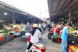 5 tỉnh miền Tây đề nghị người dân hạn chế ra đường từ sau 18 giờ tối