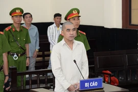 Cơn ghen bốc hoả khi thấy người mình yêu nắm tay người khác
