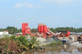 Tài xế chở quá tải hơn 50%, 1 công ty bê tông bị phạt 290 triệu đồng