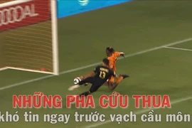 Những pha cứu thua ngoạn mục trên vạch cầu môn