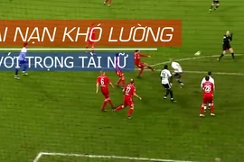 Trọng tài nữ và những tai nạn khó lường