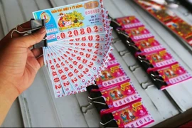 Truy tố nam thanh niên đổi 12 tờ vé số giả lấy tiền thật 