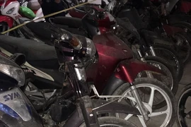 Thanh tra công an làm việc với người tố bán lô xe 81 triệu 