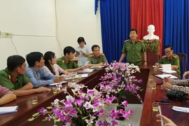 'Bắt 2 cán bộ Cà Mau không liên quan vụ kiện Chủ tịch tỉnh'