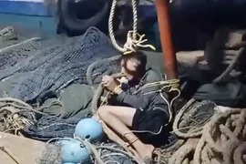 Hình ảnh ngư phủ bị trói do T. cung cấp cho cơ quan chức năng ở Cà Mau.