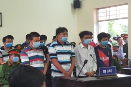 Cả bị cáo và bị hại kháng cáo vụ siêu trộm tôm ở Cà Mau