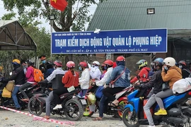 Kiểm soát phòng chống dịch tỉnh Cà Mau hồi tháng 2-2021. Ảnh: TRẦN VŨ