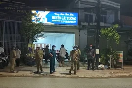 Cà Mau, Bạc Liêu cách ly người về từ TP.HCM
