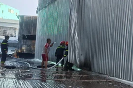 Cà Mau: Cháy nhà ở Năm Căn, lửa lan sang chi nhánh của một ngân hàng