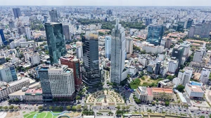 Trong giai đoạn phát triển mới hiện nay, việc “hồi sinh” Kiến trúc sư trưởng là tín hiệu tích cực, giúp TP.HCM có những định hướng phát triển tốt hơn về quy hoạch - đô thị. Ảnh: THUẬN VĂN
