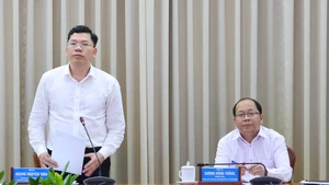 Lãnh đạo TP.HCM biểu dương các sở ngành làm việc với 'tốc độ tên lửa'