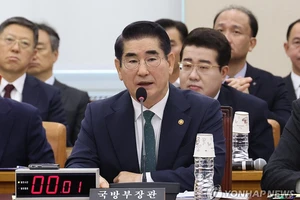 Bộ trưởng Quốc phòng Hàn Quốc xin lỗi và từ chức sau vụ thiết quân luật