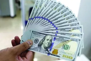 Giá USD hôm nay trên thị trường chợ đen ‘rơi tự do’