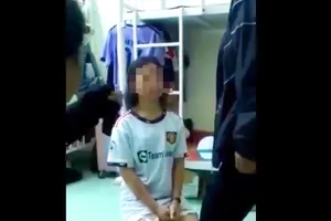Kon Tum: 1 nữ sinh bị bắt quỳ và tát vào mặt