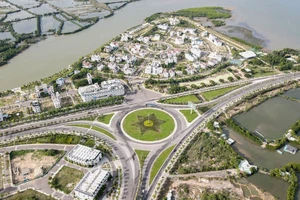 Binh Dinh coastal road is opening a new development area