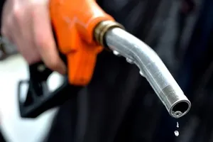 Thực hư bỏ Quỹ bình ổn giá xăng dầu
