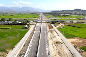 Cao tốc Cam Lâm - Vĩnh Hảo dự kiến vận hành từ 26-4
