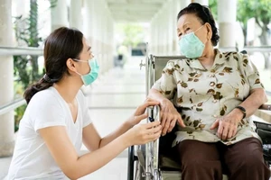 Hồng Phúc - Cung cấp dịch vụ giúp việc chăm người già tại Hà Nội và TP.HCM