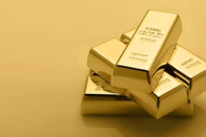 Giá vàng thế giới giảm mạnh trước thềm đấu thầu vàng lần thứ 6 