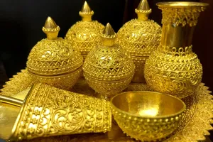 Giá vàng thế giới neo cao bất chấp đồng USD tăng mạnh