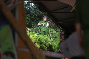 Vụ tường nhà đổ sập ở Hà Nội: Bất lực vì không thể cứu 3 trẻ nhỏ bị vùi lấp