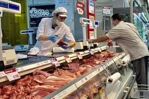 Thịt heo tại siêu thị giá bình ổn. ẢNH: TÚ UYÊN