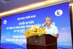 Ông Nguyễn Ngọc Hòa, Chủ tịch HUBA phát biểu. Ảnh: TÚ UYÊN