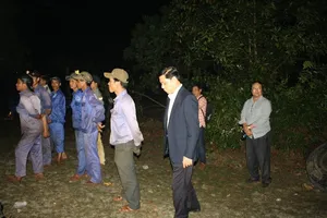 Thứ trưởng Bộ GTVT đến hiện trường tai nạn tàu SE2