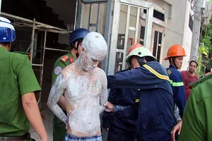 ​1 thanh niên ngáo đá, định tự tử trên tầng 3