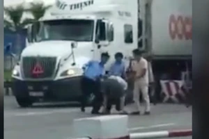 Tài xế nói về việc bị đánh tại trạm thu phí