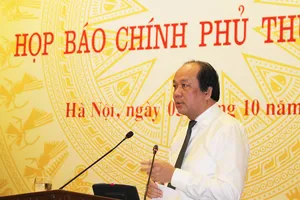 Đang họp báo Chính phủ