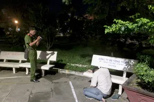 Phát hiện người đàn ông gục chết trong công viên