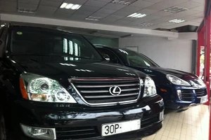 Thuê ô tô rồi đi cầm lấy tiền trả nợ