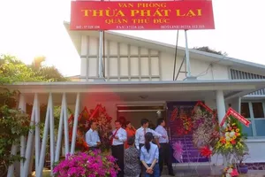 Văn phòng thừa phát lại nghỉ 1 buổi để cổ vũ bóng đá