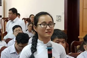 Em Song Toàn nhận học bổng 300 triệu ở trường quốc tế