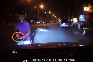 Bị mất dây chuyền vàng 70 triệu đồng trong lúc xô xát?