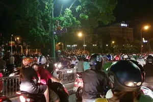 Nhóm người quá khích lại phá trụ sở tỉnh Bình Thuận