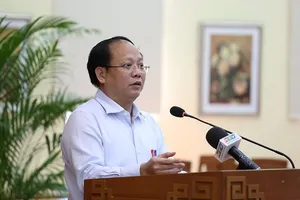 Ông Tất Thành Cang yêu cầu rà soát thủ tục cấp sổ đỏ gây khó